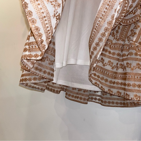 Elegant Beige Patterned Dress - Picture 2 of 8